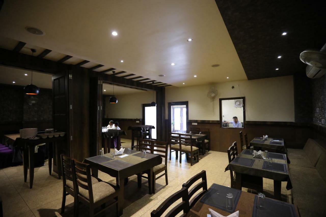 Oyo 40791 Hotel Hot N Fast Suratgarh Екстериор снимка