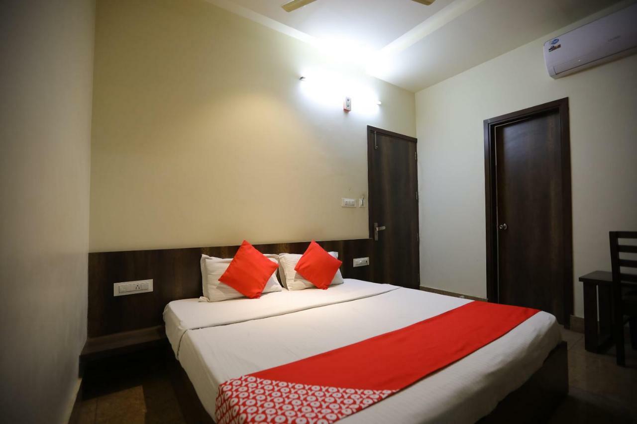 Oyo 40791 Hotel Hot N Fast Suratgarh Екстериор снимка